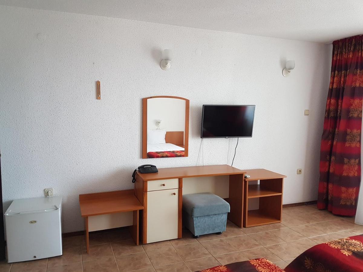 Family Hotel Venera Kavarna Exterior photo